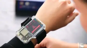 تزامنًا مع مهمة القمر.. طرح ساعة “ناسا أرتميس 2.0” الذكية